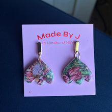 Load image into Gallery viewer, Floral Collection (protea Medium Dangles)
